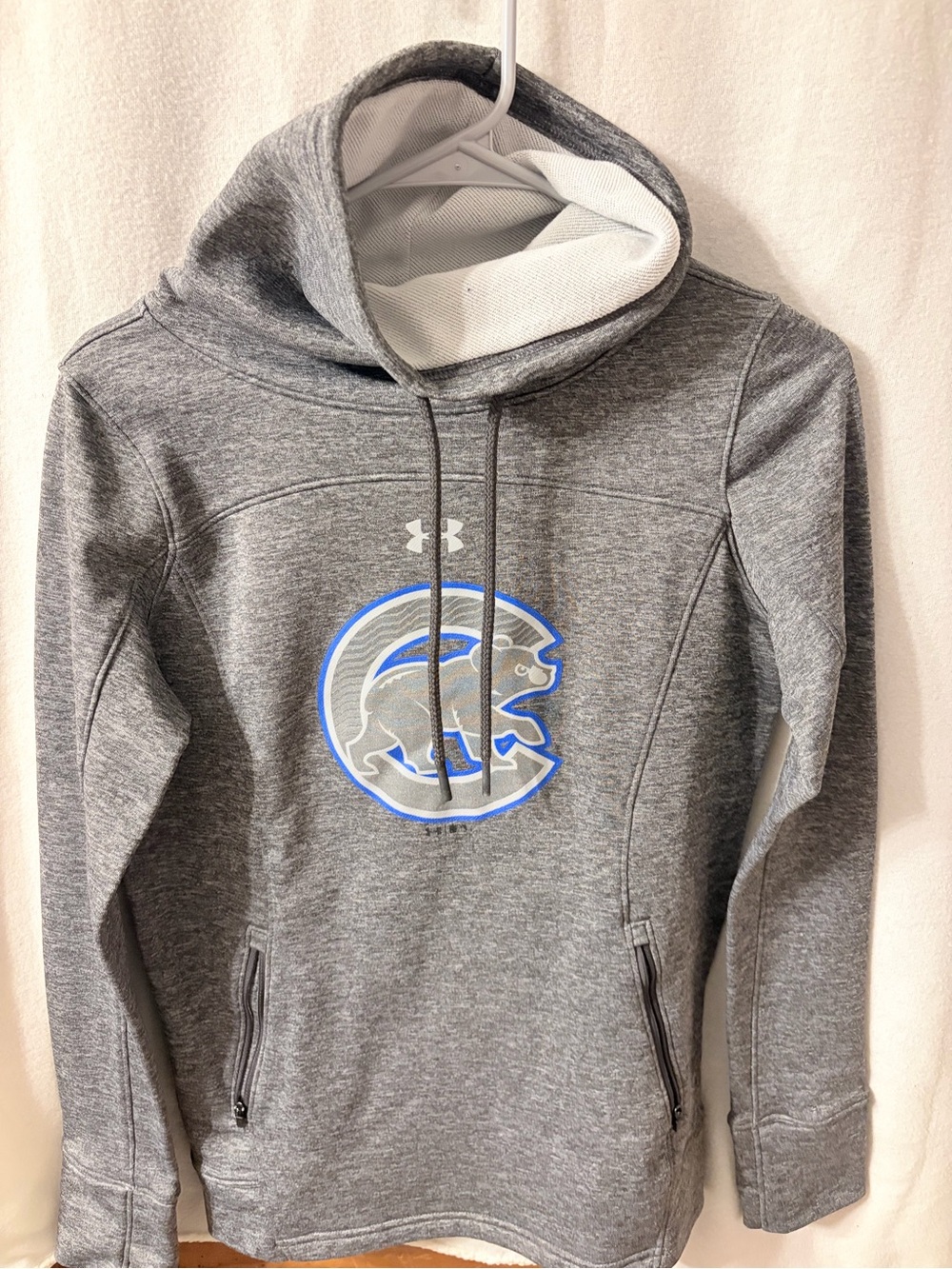Under Armour Chicago Cubs Women's Hoodie with Zipper Pockets
